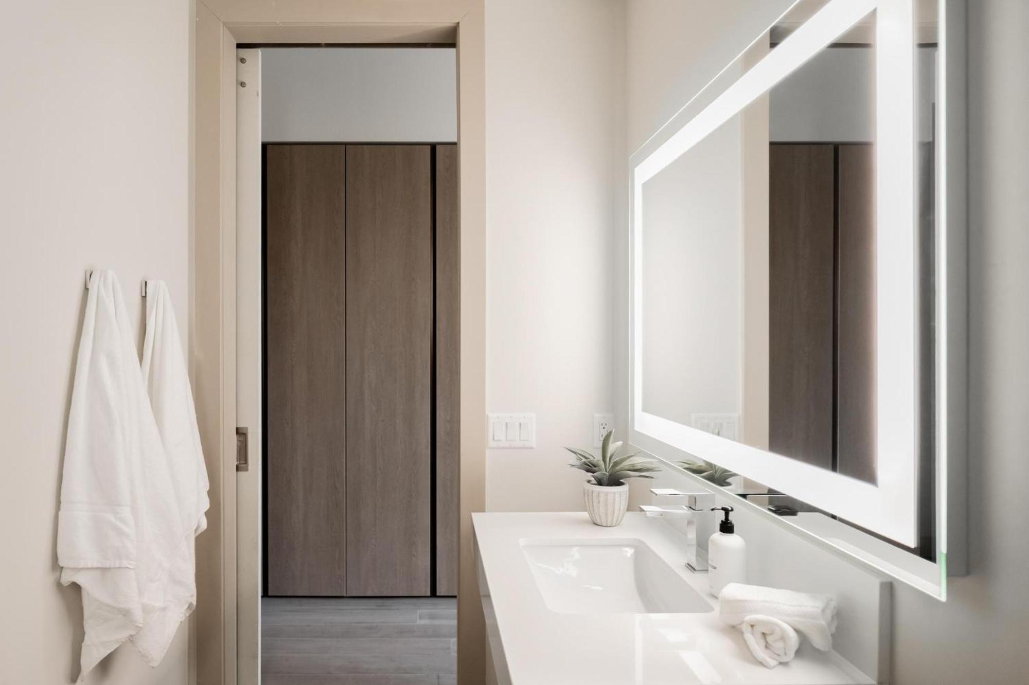 Brand New Condo - Walk To Empower Stadium - Tesoro DEN Buitenkant foto